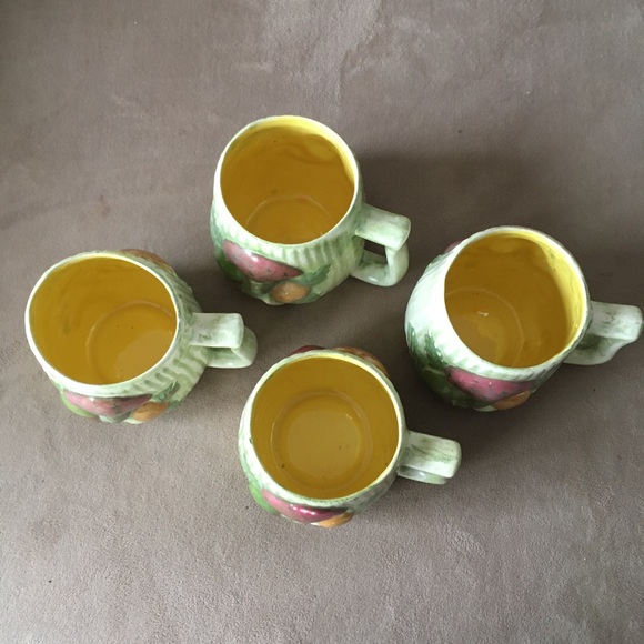 Vintage 70's Hand-painted Ceramic Mushroom Mug Set of 4 - Picture 5 of 15